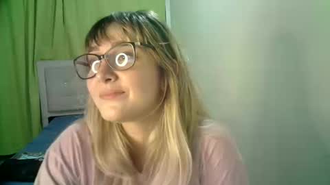 Snapshot of kat_pp chatting on October 16, 2025, 1:17 am Kati online show from October 16, 2025, 1:17 am