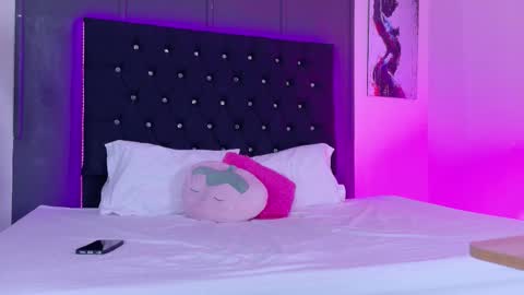 kataaleya__12 online show from November 15, 2025, 12:13 pm