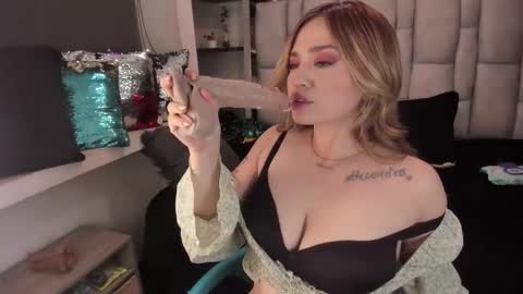 K A T A  H O O T online show from October 15, 2025, 3:39 am