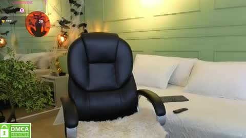 Kat online show from October 16, 2025, 11:44 am