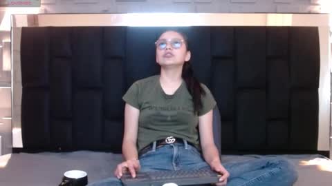 Katalina online show from October 13, 2025, 4:07 pm