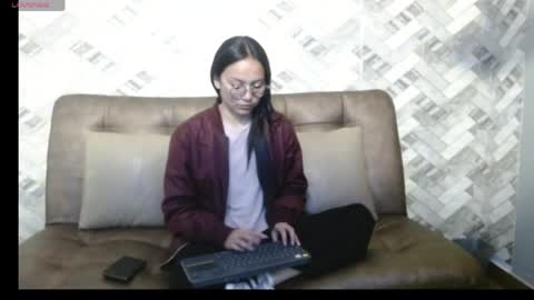 Katalina online show from April 9, 2026, 2:44 pm