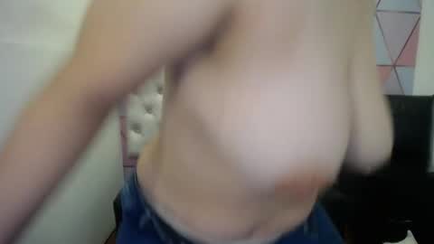 katalina santana25 online show from April 12, 2026, 4:56 pm