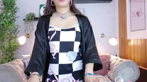 Snapshot of katalinalee_ chatting on June 9, 2026, 11:44 am katalinalee_ online show from June 9, 2026, 11:44 am