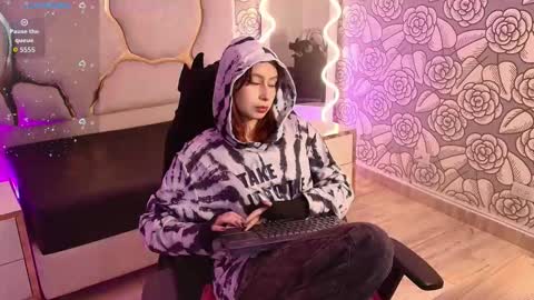 Snapshot of katana_tay chatting on November 8, 2025, 12:16 pm katana_tay online show from November 8, 2025, 12:16 pm