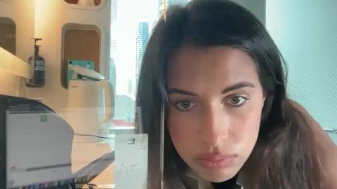 Snapshot of katarasimon chatting on October 31, 2025, 8:21 pm katarasimon online show from October 31, 2025, 8:21 pm