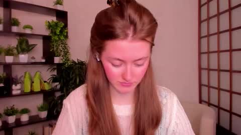 Snapshot of kate_cuddle chatting on September 19, 2025, 2:24 am Kate online show from September 19, 2025, 2:24 am