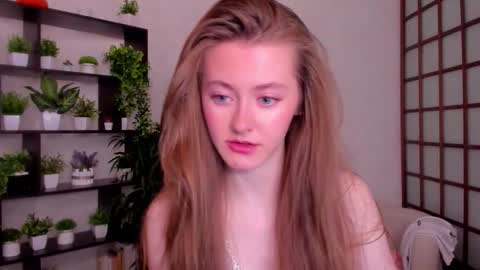 Snapshot of kate_cuddle chatting on October 2, 2025, 2:51 am Kate online show from October 2, 2025, 2:51 am