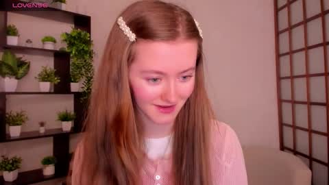 Snapshot of kate_cuddle chatting on November 19, 2025, 2:22 am Kate online show from November 19, 2025, 2:22 am