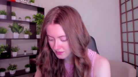 Kate online show from November 24, 2025, 2:33 am