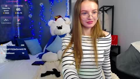 Snapshot of kate_jonson chatting on December 22, 2024, 11:44 am .Be kind and gentle with me and I will do my best for you. online show from December 22, 2024, 11:44 am