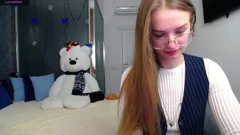 Snapshot of kate_jonson chatting on February 10, 2025, 1:44 pm .Be kind and gentle with me and I will do my best for you. online show from February 10, 2025, 1:44 pm