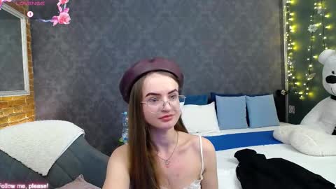 Snapshot of kate_jonson chatting on November 12, 2025, 1:44 pm .Be kind and gentle with me and I will do my best for you. online show from November 12, 2025, 1:44 pm