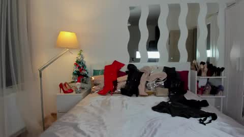Snapshot of kate_redgar chatting on January 7, 2025, 3:12 pm kate_redgar online show from January 7, 2025, 3:12 pm