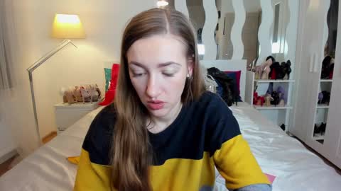 Snapshot of kate_redgar chatting on March 6, 2025, 4:28 pm kate_redgar online show from March 6, 2025, 4:28 pm