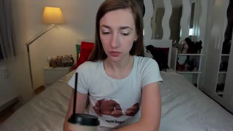 Snapshot of kate_redgar chatting on March 8, 2025, 3:13 pm kate_redgar online show from March 8, 2025, 3:13 pm