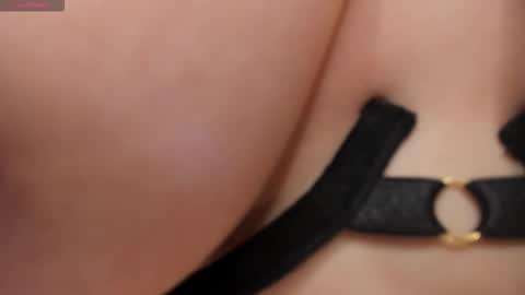 kate_rous online show from November 30, 2025, 5:22 am