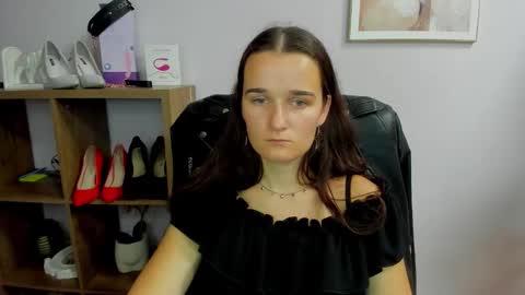 Snapshot of katedesire chatting on September 21, 2025, 6:42 pm Kate online show from September 21, 2025, 6:42 pm