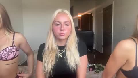 kateharperr online show from October 8, 2025, 8:06 pm