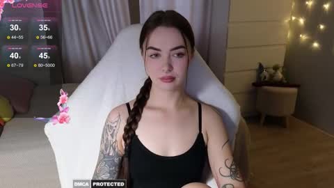 Snapshot of kateleoo chatting on October 18, 2025, 10:05 am Im Kate online show from October 18, 2025, 10:05 am