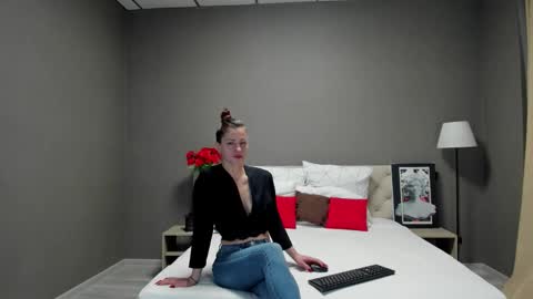 Snapshot of katerina_ray chatting on October 1, 2025, 8:53 am Katerina GTM2 Mo Tu Th Fr Sa Su 3am-10am online show from October 1, 2025, 8:53 am