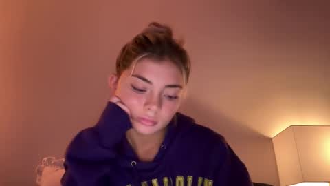 katerinavoss online show from November 9, 2025, 2:21 am