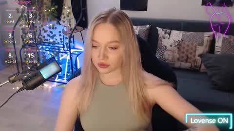 Lisa online show from October 18, 2025, 8:20 pm