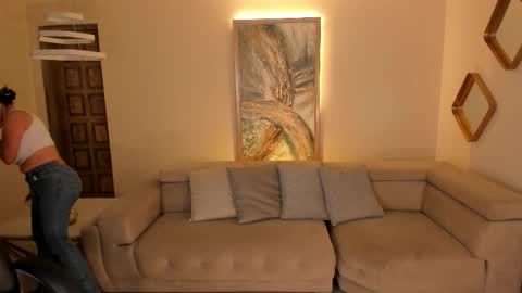 K A T E  online show from October 25, 2025, 1:40 pm