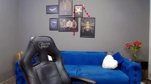 Kate online show from February 17, 2025, 6:15 pm