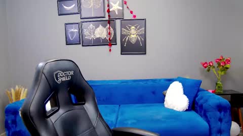 Kate online show from February 19, 2025, 9:14 pm