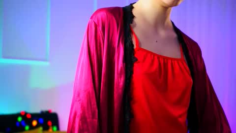 katewillows online show from February 7, 2026, 4:49 am