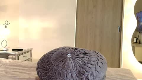 Klove online show from September 24, 2025, 5:44 am