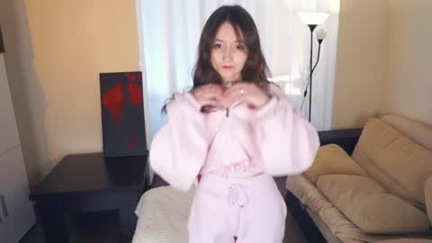 Snapshot of katheleensonderegger chatting on December 1, 2025, 5:07 pm Lina online show from December 1, 2025, 5:07 pm