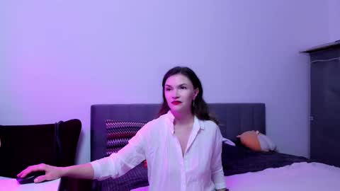 Katherine online show from November 7, 2025, 4:18 pm