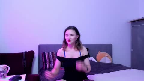 Katherine online show from November 9, 2025, 7:28 am