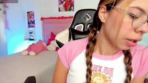 valentina  online show from February 17, 2026, 12:45 pm