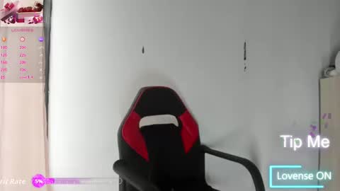 Katia online show from October 3, 2025, 4:48 pm