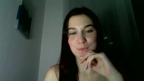 katie_foxi online show from September 28, 2025, 4:45 pm