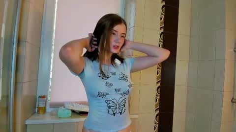 Snapshot of katiecarti chatting on July 31, 2026, 2:05 pm Katrina online show from July 31, 2026, 2:05 pm