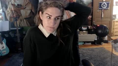 Snapshot of katiecutie_5 chatting on October 15, 2025, 3:17 am Katie online show from October 15, 2025, 3:17 am