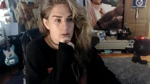 Snapshot of katiecutie_5 chatting on October 22, 2025, 5:08 am Katie online show from October 22, 2025, 5:08 am