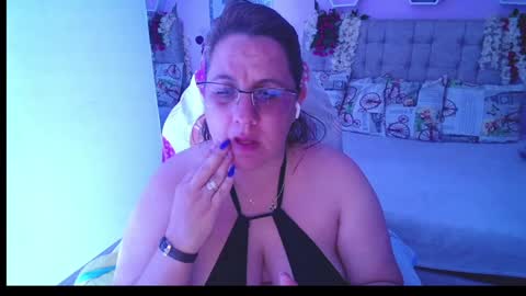 Snapshot of katiee_jones_ chatting on January 24, 2025, 11:23 pm Katherine online show from January 24, 2025, 11:23 pm