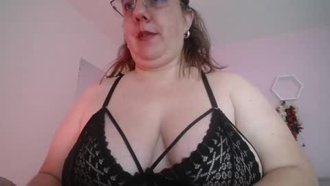 Snapshot of katiee_jones_ chatting on February 18, 2025, 4:59 pm Katherine online show from February 18, 2025, 4:59 pm