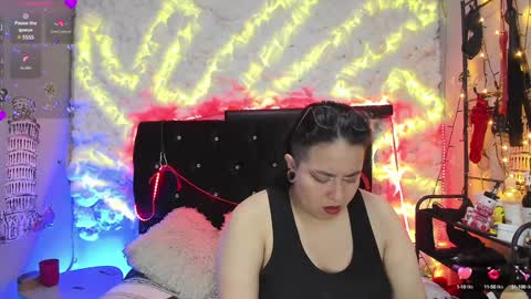 Snapshot of katieeandsharon chatting on January 17, 2025, 12:10 pm SHARON KATIEE online show from January 17, 2025, 12:10 pm