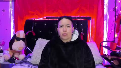 Snapshot of katieeandsharon chatting on January 25, 2025, 12:27 am SHARON KATIEE online show from January 25, 2025, 12:27 am