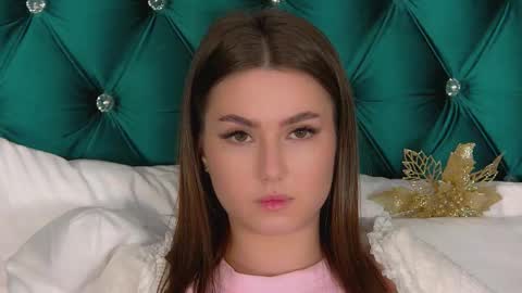 katiereeves online show from December 2, 2025, 5:08 pm