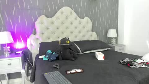 Snapshot of katierouge chatting on December 26, 2024, 6:09 am Katie online show from December 26, 2024, 6:09 am