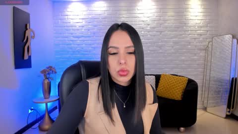 Snapshot of katiestonne chatting on October 15, 2025, 4:34 am Kate Stonne online show from October 15, 2025, 4:34 am