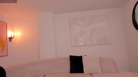 Kate Stonne online show from February 5, 2026, 11:15 am