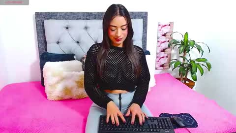 Follow Instagram katikloving online show from November 16, 2025, 1:28 pm